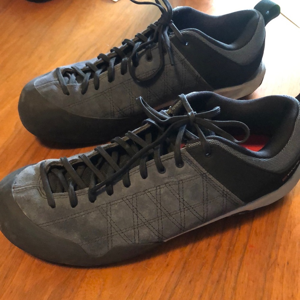 5 Ten Men’s Hiking Athletic Shoes Size 12 M